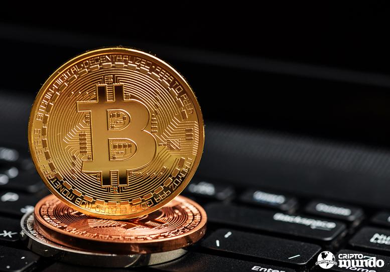 photo-bitcoins-coins-on-notebook-keyboard